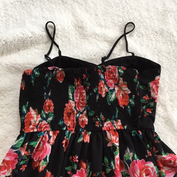 Dress - Picture 2 of 4